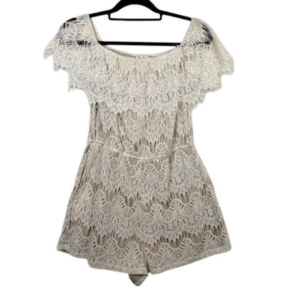 Love Fire Ivory Lace Short Romper Off Shoulder Elastic Waist Lined Size Medium - Picture 1 of 11